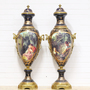 Casa Padrino Luxus Porzellan Vasen Set Lila / Gold 30 x H. 100 cm - Dekorationen im Barockstil 