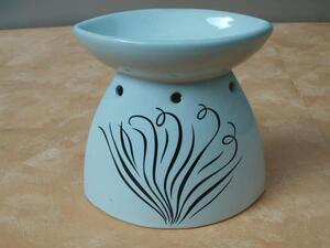 Duftlampe aus Keramik mit Dekor in Wei