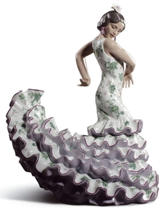 Casa Padrino Luxus Porzellan Skulptur Flamenco Frau Mehrfarbig 27 x H. 47 cm - Handgefertigte Luxus Deko Figur - Limitierte Ausgabe