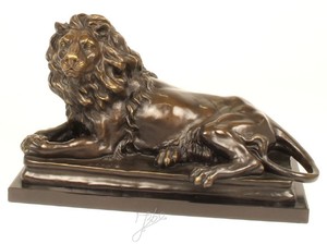 Casa Padrino Luxus Bronzefigur mit Marmorsockel Liegender Nach Links Schauender Lwe Bronze / Grau H. 38 cm - Luxus Qualitt