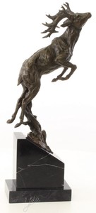 Casa Padrino Luxus Bronzefigur springender Hirsch Bronze / Schwarz 20,4 x 9,9 x H. 49,5 cm - Elegante Dekofigur mit Marmorsockel 