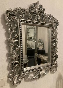 Casa Padrino Barock Spiegel Silber - Prunkvoller Wandspiegel mit eleganten Verzierungen - Barock Garderoben Spiegel - Barockstil Wandspiegel - Barock Mbel - Edel & Prunkvoll