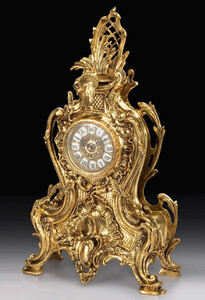 Casa Padrino Luxus Barock Tischuhr Gold 31 x H. 52 cm - Handgefertigte Bronze Uhr im Barockstil - Barock Schreibtischuhr - Barock Schreibtisch Deko - Barock Deko Accessoires - Barockstil Uhren