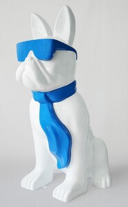 Casa Padrino XXL Deko Skulptur Hund Bulldogge Wei / Blau H. 196 cm