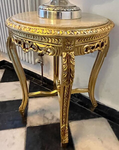 Casa Padrino Barock Beistelltisch Gold / Grau - Runder Antik Stil Tisch mit Marmorplatte - Barockstil Wohnzimmer Mbel im Barockstil - Barock Mbel