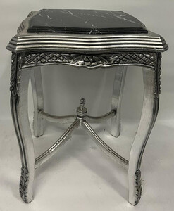 Casa Padrino Barock Beistelltisch Silber / Schwarz - Handgefertigter Antik Stil Massivholz Tisch mit Marmorplatte - Wohnzimmer Mbel im Barockstil - Antik Stil Mbel - Barock Mbel