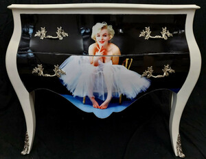 Casa Padrino Barock Kommode Marilyn Monroe mit 2 Schubladen - Handgefertigte Massivholz Kommode im Barockstil - Schlafzimmer Mbel im Barockstil - Barock Mbel - Barock Einrichtung