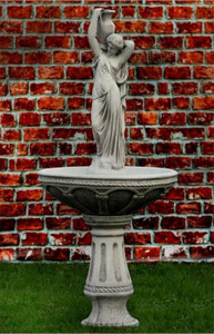 Casa Padrino Barock Springbrunnen Frau mit Krug Grau  78 x H. 175 cm - Prunkvoller Gartenbrunnen im Barockstil - Runder Gartendeko Stein Brunnen - Barock Garten Deko Accessoires