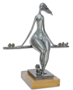 Casa Padrino Designer Bronzefigur entspannende Frau Blau / Gold / Naturfarben 52,2 x 23,8 x H. 55,6 cm - Luxus Deko Bronze Skulptur mit Holzsockel