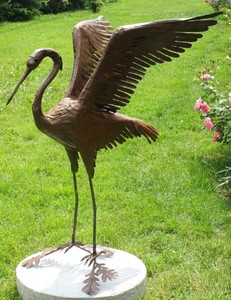 Casa Padrino Gartendeko Skulptur Reiher Vogel Rostfarben 70 x 105 x H. 110 cm - Elegante Gartendeko Figur - Wetterbestndige Gartenfigur