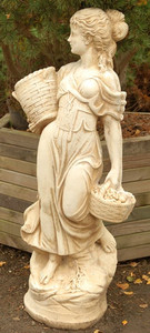 Casa Padrino Jugendstil Gartendeko Skulptur Mdchen mit Krben Sandfarben / Beige 50 x 37 x H. 136 cm - Garten & Terrassen Deko Accessoires