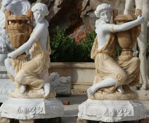Casa Padrino Jugendstil Marmor Skulpturen Set Frauen mit Vasen Wei / Beige 78 x 63 x H. 121 cm - Gartendeko Statuen - Luxus Hotel & Restaurant Deko