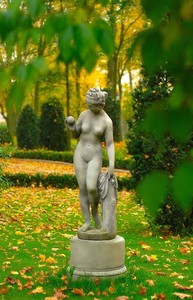 Casa Padrino Jugendstil Skulptur Venus mit Apfel Antik Stil Grau 38 x H 118 cm Antikstil - Barock Gartendeko - Schwer und Massiv