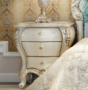 Casa Padrino Luxus Barock Nachtkommode Creme / Gold 60 x 55 x H. 68 cm - Prunkvoller Massivholz Nachttisch - Barock Schlafzimmer Mbel