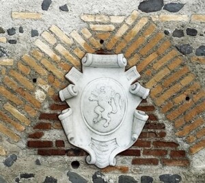Casa Padrino Luxus Barock Wandrelief Wappen Antik Grau H. 69 cm - Made in Italy