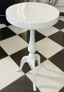 Casa Padrino Luxus Beistelltisch Wei  28 x H. 60 cm - Runder Aluminium Tisch - Wohnzimmer Mbel - Aluminium Mbel - Luxus Mbel