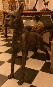 Casa Padrino Luxus Bronze Skulptur Boxer Hund Bronzefarben 85 x 28 x H. 95 cm - Bronze Dekofigur - Wohnzimmer Dekofigur - Wohnzimmer Deko Accessoires - Luxus Deko Accessoires