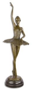Casa Padrino Luxus Bronze Skulptur mit Marmorsockel Ballerina Bronze / Schwarz 22 x 20,4 x H. 66,5 cm - Bronzefigur - Dekofigur - Deko Accessoires
