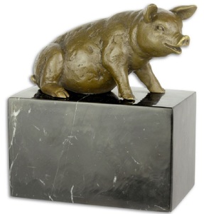 Casa Padrino Luxus Bronzefigur sitzendes Schwein Bronze / Schwarz 8 x 14 x H. 15,6 cm - Dekofigur mit Marmorsockel
