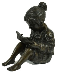 Casa Padrino Luxus Bronzefigur sitzendes Mdchen mit Buch Bronze / Schwarz 19 x 27 x H. 30 cm - Bronze Skulptur - Dekofigur - Deko Accessoires
