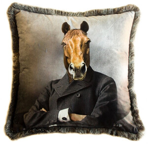 Casa Padrino Luxus Deko Kissen Gentleman Pferd Mehrfarbig 45 x 45 cm - Bedrucktes Samt Kissen mit Fransen - Luxus Deko Accessoires