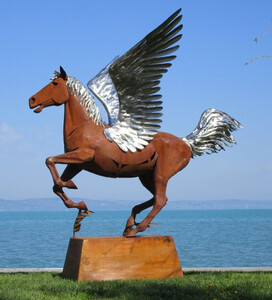 Casa Padrino Luxus Deko Skulptur Pegasus Pferd mit Sockel Rost / Silber 288 x 175 x H. 305 cm - Lebensgroe Stahl Skulptur - Riesige Garten Deko Figur - Garten Skulpturen - Metall Skulpturen