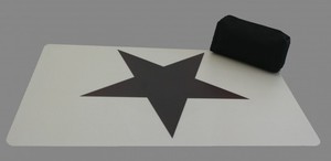 Schreibtischunterlagen Set groer Stern auf beigen Grund 40 x 60 cm mit schwarzem Stiftemppchen 