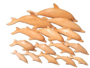 1 Schwimmender Delfin aus Holz in verschiedenen Gren