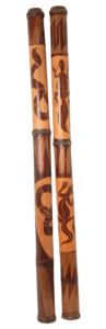Didgeridoo aus Bambus, beschnitzt