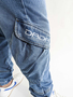 Cargo Jogger Jeans Light Blue Denim mit Anti-Fit Schnitt
