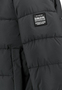 Wattierte Outdoorjacke mit Kapuze und mehreren Taschen