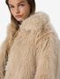 Flauschige Jacke mit luxuri�sem Design perfekt f�r Herbst