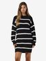 Gestreiftes Strickkleid mit Rundhalsausschnitt