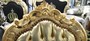 Barock Esszimmerstuhl Gold Lederoptik / Gold mit Armlehnen