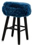 Casa Padrino Luxus Sitzhocker Blau / Schwarz  40 x H. 57 cm - Hocker mit Schafsfell