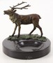 Casa Padrino Aschenbecher mit Bronzefigur Hirsch auf Marmorsockel Mehrfarbig / Schwarz 13,6 x 12,8 x H. 13,1 cm - Luxus Deko  