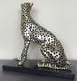 Casa Padrino Luxus Bronzefigur Silber / Schwarz 37 x 15 x H. 40 cm - Sitzender Gepard mit Marmorsockel
