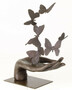 Casa Padrino Designer Skulptur Hand mit Schmetterlinge Bronze 26,7 x 13,7 x H. 33,5 cm - Luxus Deko