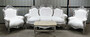 Casa Padrino Barock Wohnzimmer Set Wei� / Silber - 1 Barock Kunstleder Sofa & 2 Barock Kunstleder Sessel - Wohnzimmer M�bel im Barockstil - Barock M�bel - Barock Wohnzimmer Einrichtung 