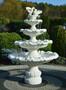 Casa Padrino Barock Springbrunnen mit 2 dekorativen Tauben Wei�  135 x H. 204 cm - Prunkvoller Gartenbrunnen im Barockstil - Runder Gartendeko Stein Brunnen - Barock Garten Deko Accessoires