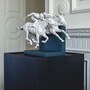 Casa Padrino Luxus Deko Porzellan Skulptur Pferderennen 44 cm - Handgefertigt