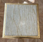 Casa Padrino Barock Beistelltisch Gold / Grau - Quadratischer Antik Stil Tisch mit Marmorplatte - Wohnzimmer M�bel im Barockstil - Antik Stil M�bel - Barock M�bel