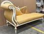 Casa Padrino Barock Chaiselongue Linke Seite Gold / Wei� / Gold - Handgefertigte Massivholz Recamiere mit Streifen - Barock Wohnzimmer M�bel - Edel & Prunkvoll