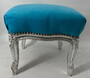 Casa Padrino Barock Fu�hocker Hellblau / Silber - Handgefertigter Antik Stil Hocker mit edlem Samtstoff - Wohnzimmer M�bel im Barockstil - Barock M�bel