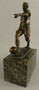 Casa Padrino Bronze Skulptur Fu�ballspieler Bronzefarben / Schwarz 13 x 7 x H. 23 cm - Bronzefigur - Dekofigur - Schreibtisch Deko Accessoires
