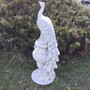 Casa Padrino Barock Garten Deko Skulptur Pfau auf Vase Wei� / Grau H. 82 cm - Prunkvolle Garten Deko Stein Figur - Barock Garten Deko Accessoires - Barock Garten Skulpturen