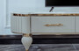 Casa Padrino Luxus Art Deco TV Schrank Wei� / Grau / Gold - Handgefertigtes Massivholz Sideboard mit 3 Schubladen - Luxus Art Deco Wohnzimmer & Hotel M�bel