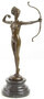 Casa Padrino Luxus Bronze Figur Frau mit Bogen 9,9 x 17 x H. 30,9 cm - Bronze Skulptur mit Marmorsockel - Dekofigur - Luxus Deko Accessoires 