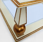 Casa Padrino Luxus Barock Couchtisch Wei� / Antik Gold 113 x 113 x H. 47 cm - Prunkvoller Massivholz Wohnzimmertisch mit Glasplatten - Barock Wohnzimmer M�bel