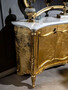 Casa Padrino Luxus Barock M�bel Set Sideboard mit Spiegel Wei� / Gold - Prunkvoller Massivholz Schrank mit elegantem Wandspiegel - M�bel im Barockstil